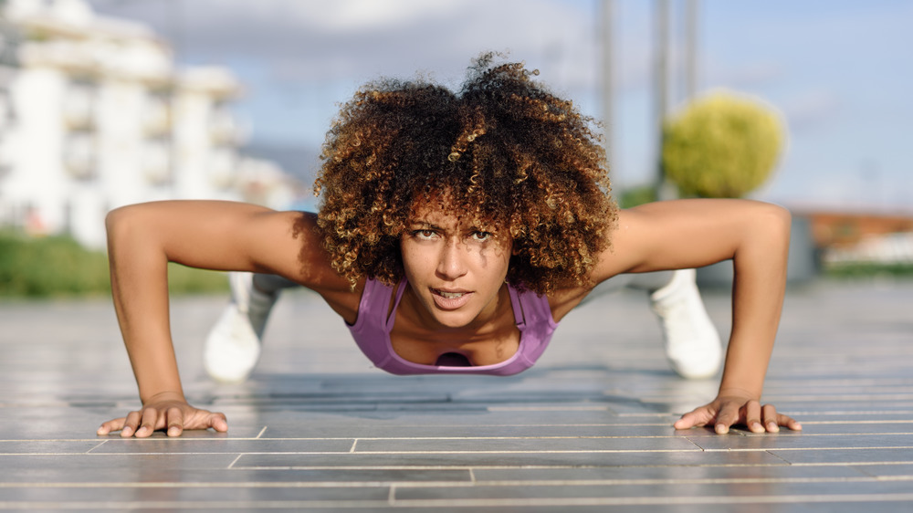 woman doing pushups