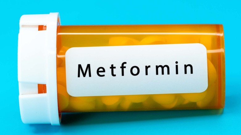 Pill bottle with metformin label