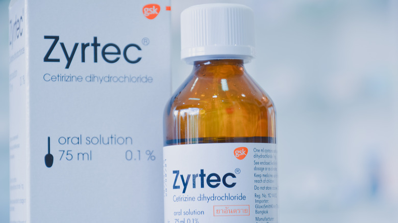 bottle of zyrtec