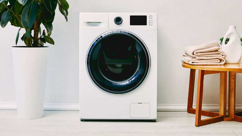 Washing machine and towels