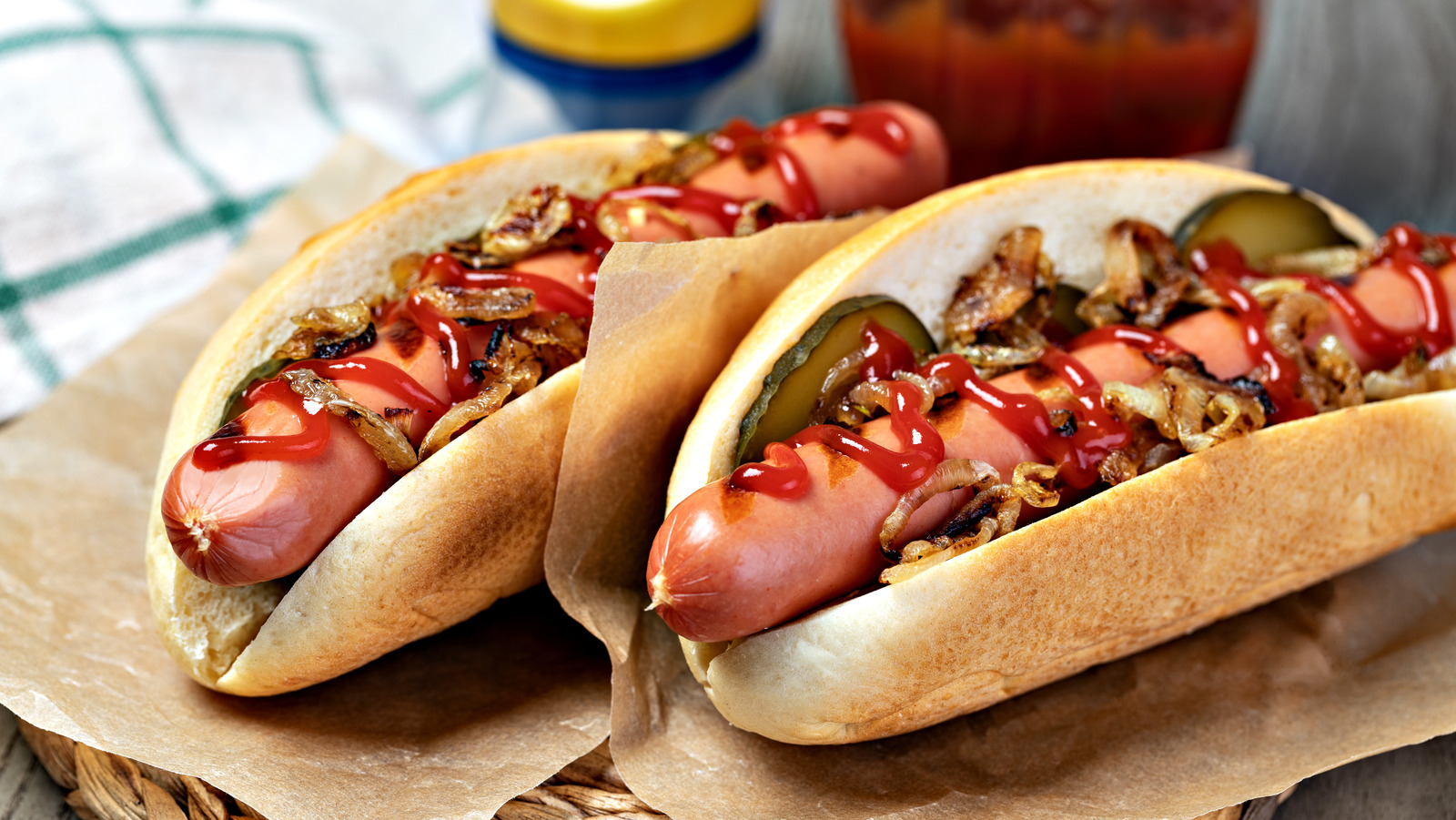 https://www.healthdigest.com/img/gallery/this-is-what-happens-if-you-eat-a-hot-dog-every-day/l-intro-1631564965.jpg