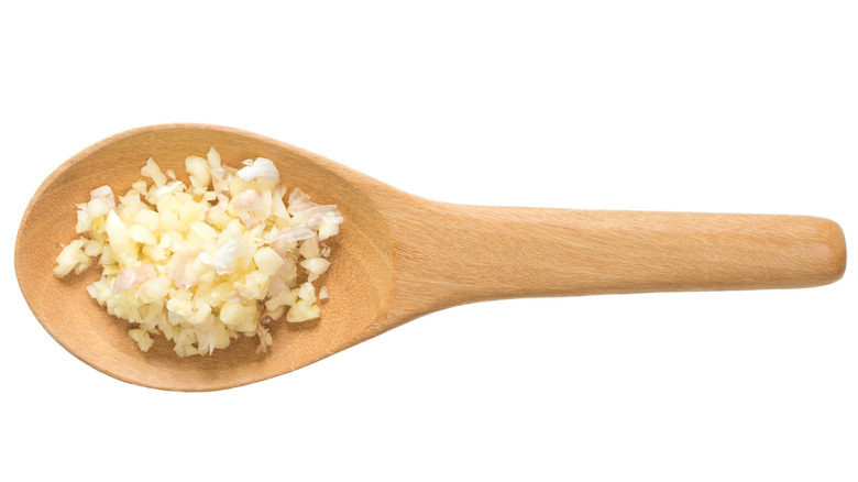 chopped garlic