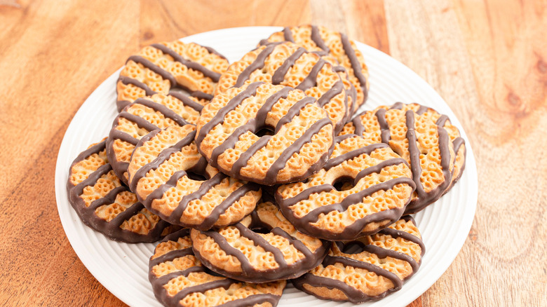 plate of fudge stripes cookies