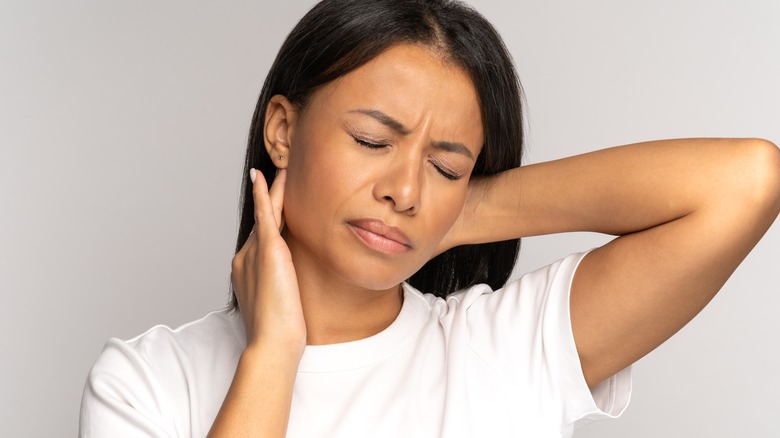 woman with neck pain