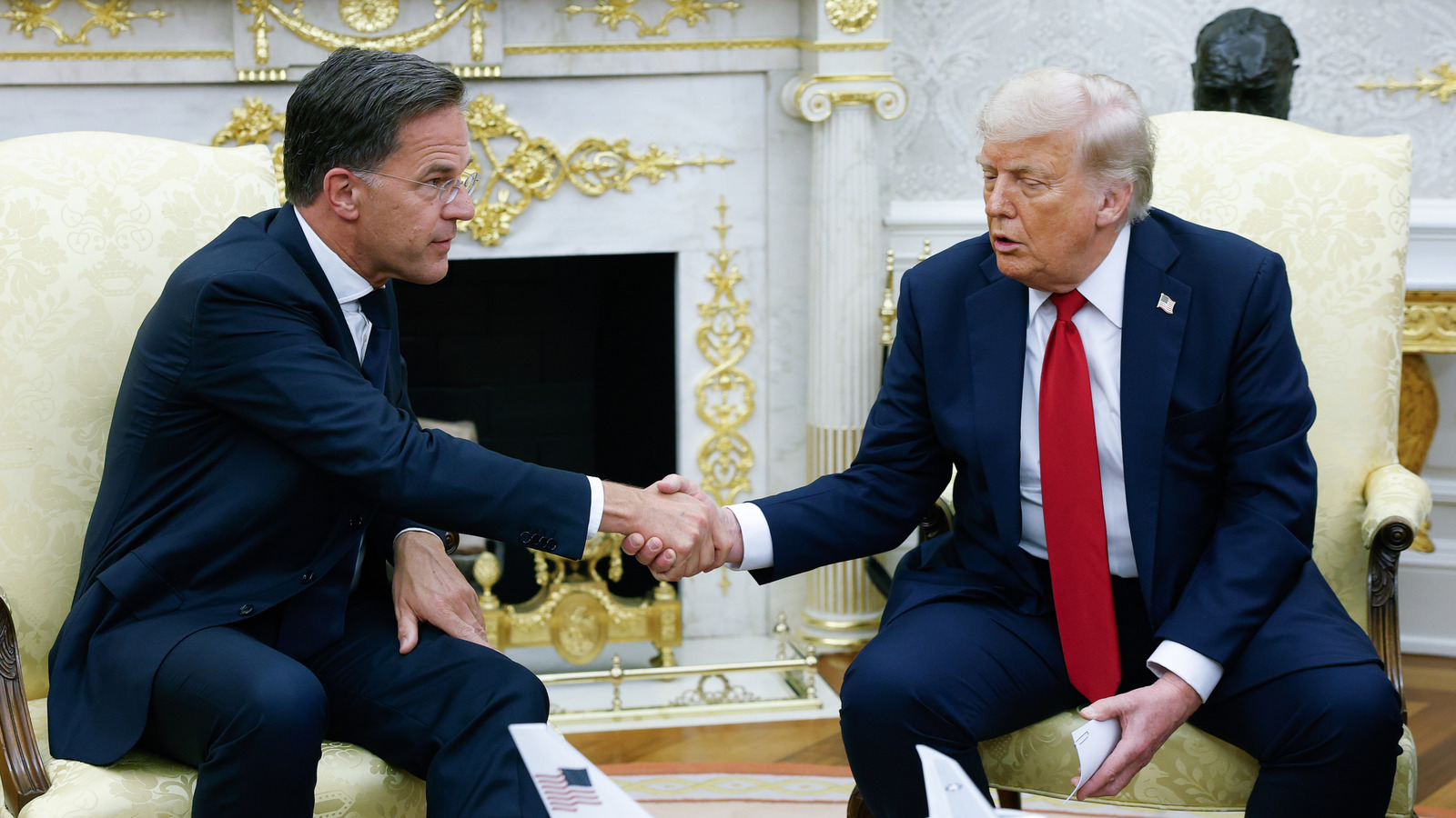 <a href="https://www.healthdigest.com/1914261/donald-trump-bruised-hands-people-concerned/" target="_blank">Trump’s Bruised Hand Is Ratcheting Up People’s Concern For His Health</a>