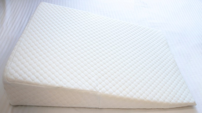 Bed wedge cushion