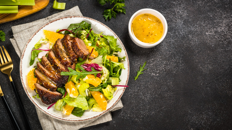 salad with salad dressing
