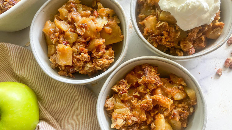 vegan apple crisp in bowls