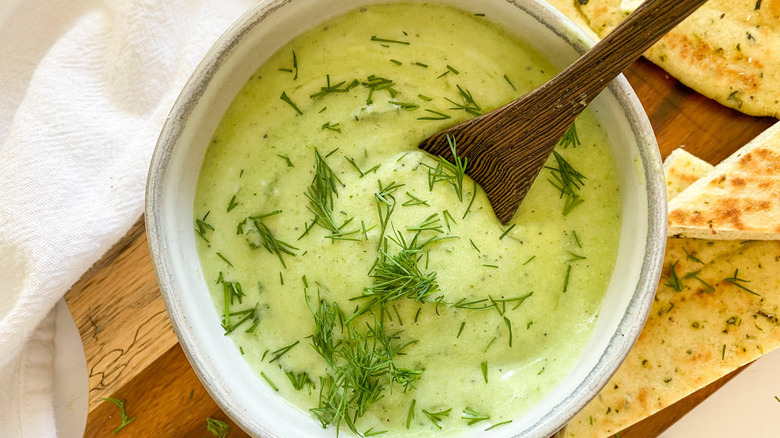 tzatziki in bowl 