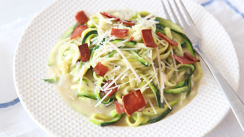 zucchini carbonara on plate