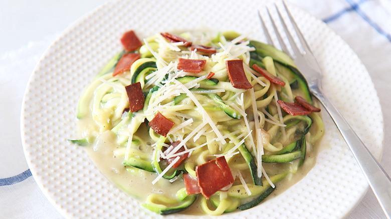 zucchini carbonara on plate