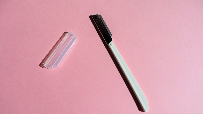 tool used for dermaplaning