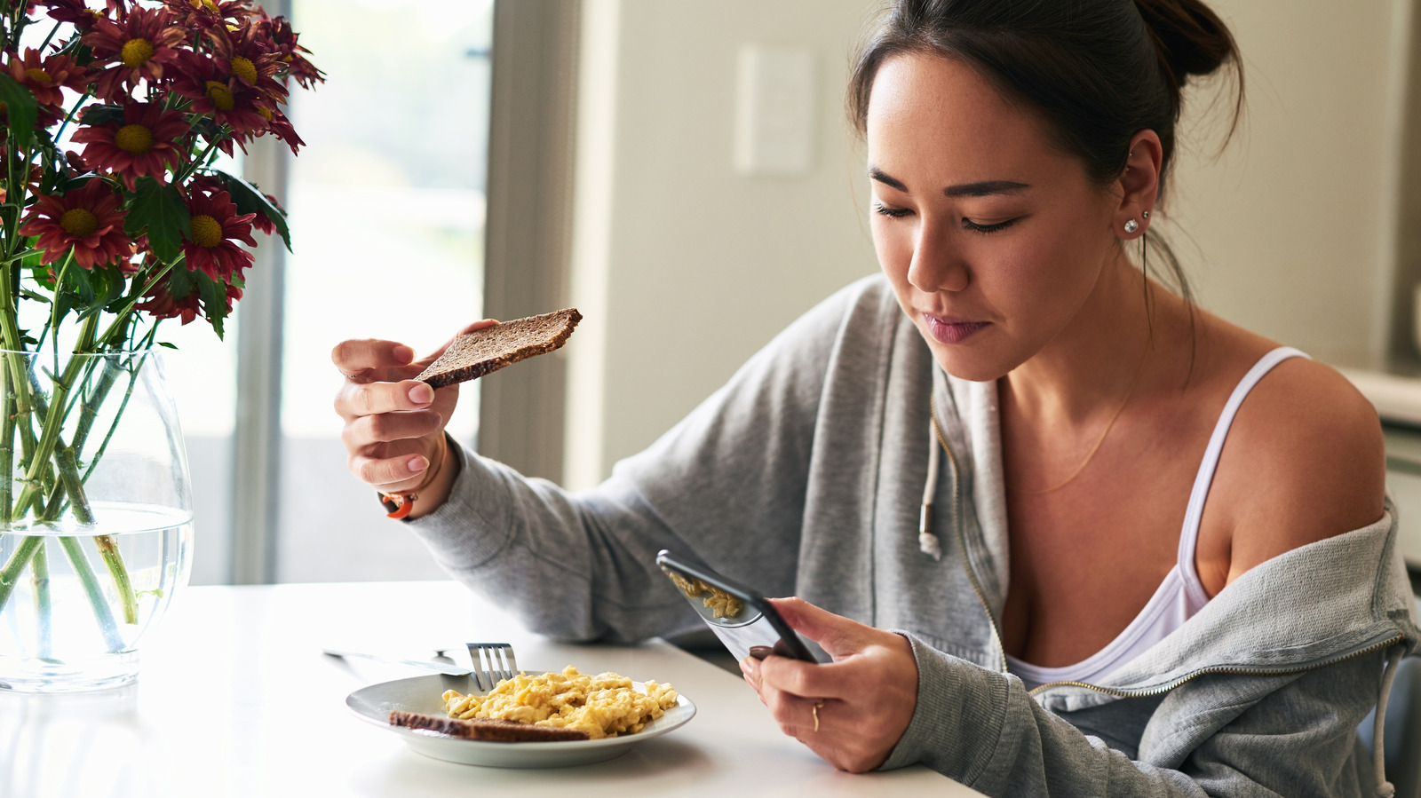 <a href="https://www.healthdigest.com/1728816/what-happens-to-your-body-eat-imitation-eggs/" target="_blank">What Happens To Your Body When You Eat Imitation Eggs</a>