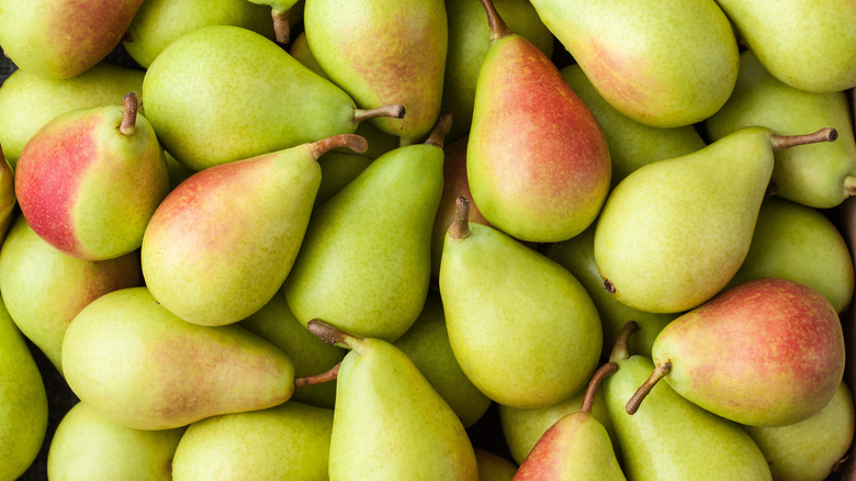 A large pile of pears