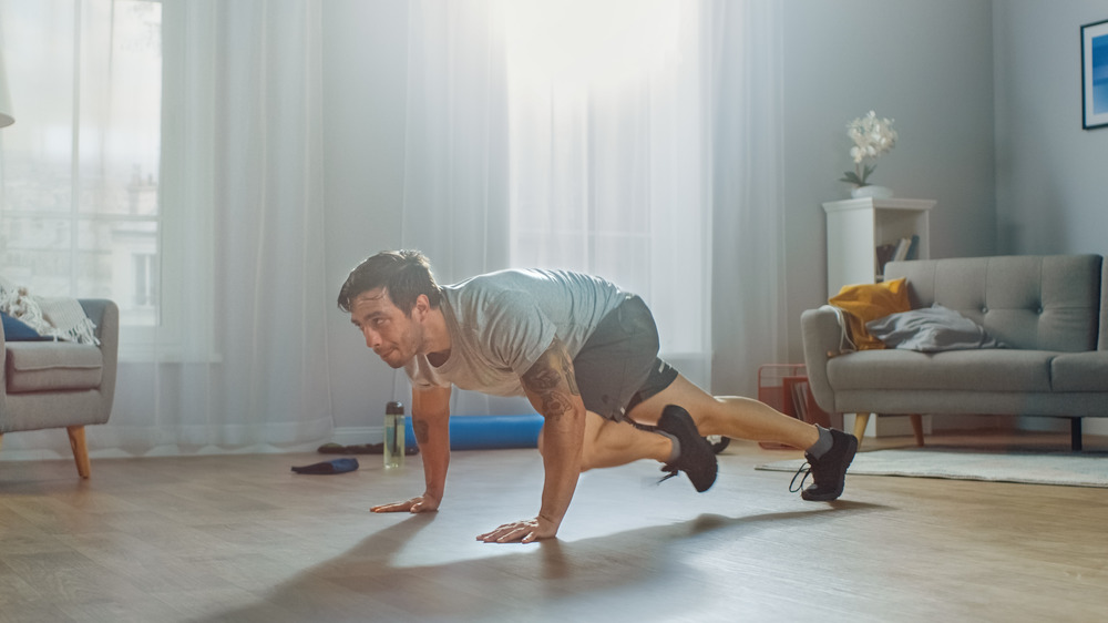 Man doing mountain climbers