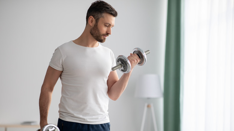 Man lifting weights