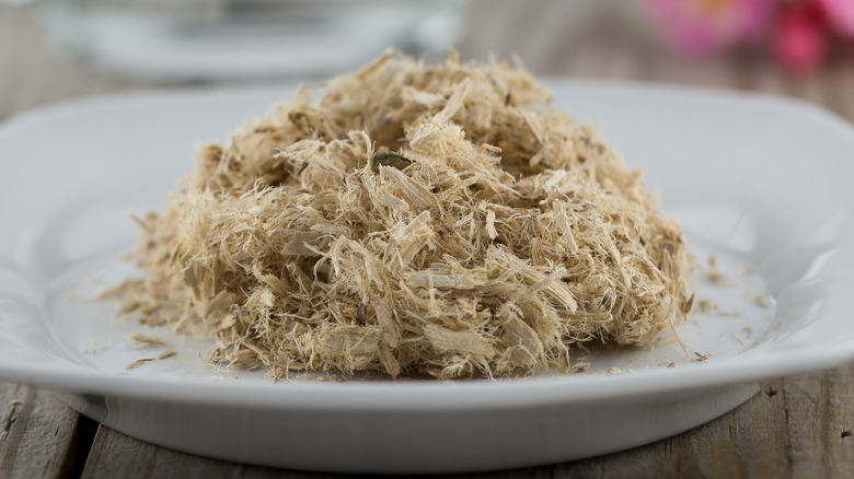 Slippery elm bark on plate