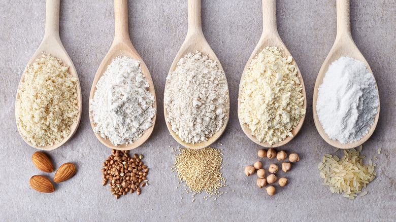 various types of alternative flours