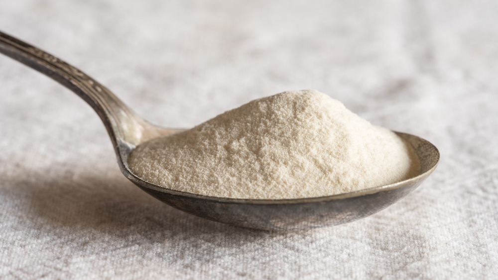 spoonful of xanthan gum
