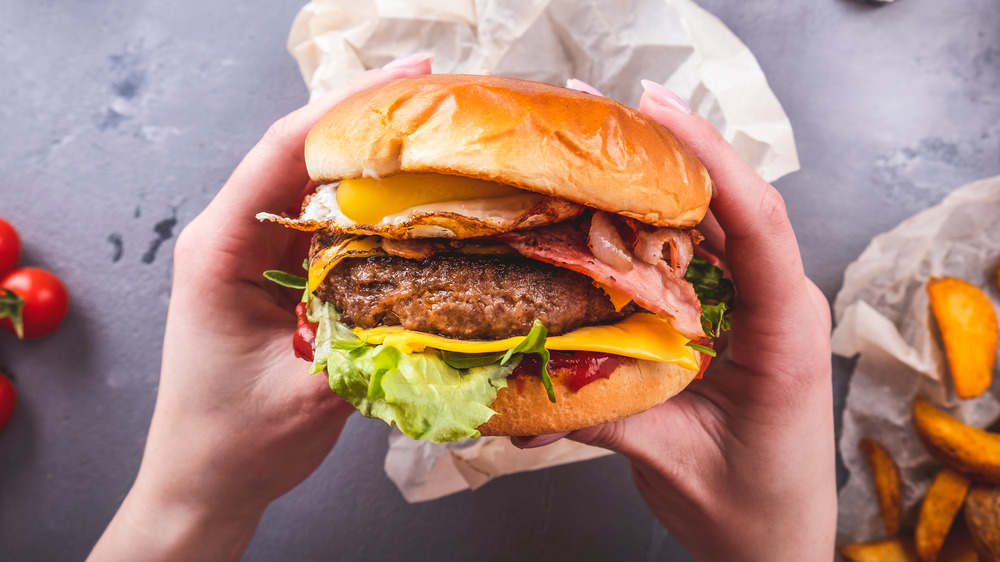 burger with bacon