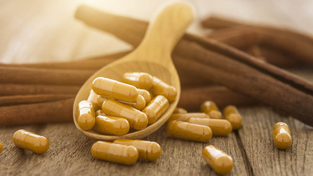 cinnamon sticks with supplements 