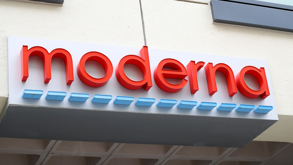 moderna signage