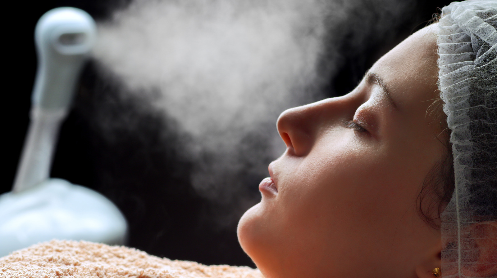 What's The Difference Between A Facial Steamer And A Facial Humidifier?