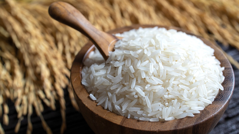 White rice in a wooden bowl