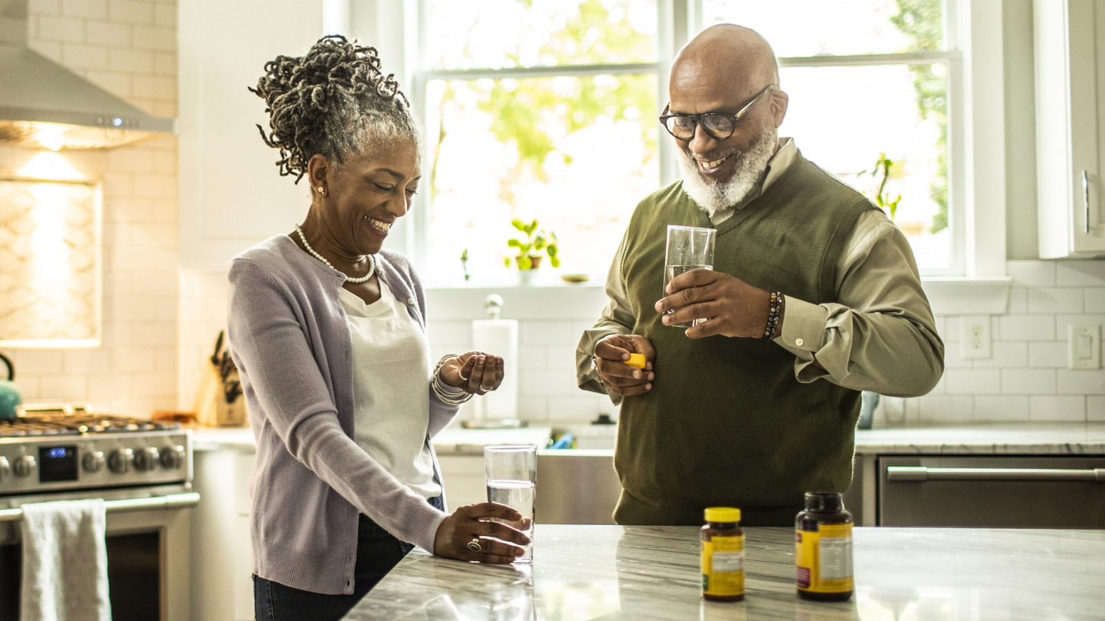 <a href="https://www.healthdigest.com/1828686/what-happens-to-body-take-turmeric-and-magnesium-together/" target="_blank">When You Take Turmeric And Magnesium Together, This Is What Happens To Your Body</a>