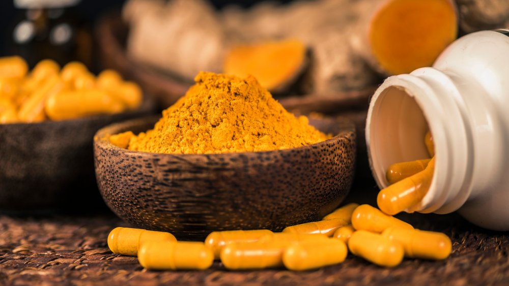 Turmeric spice with turmeric supplements