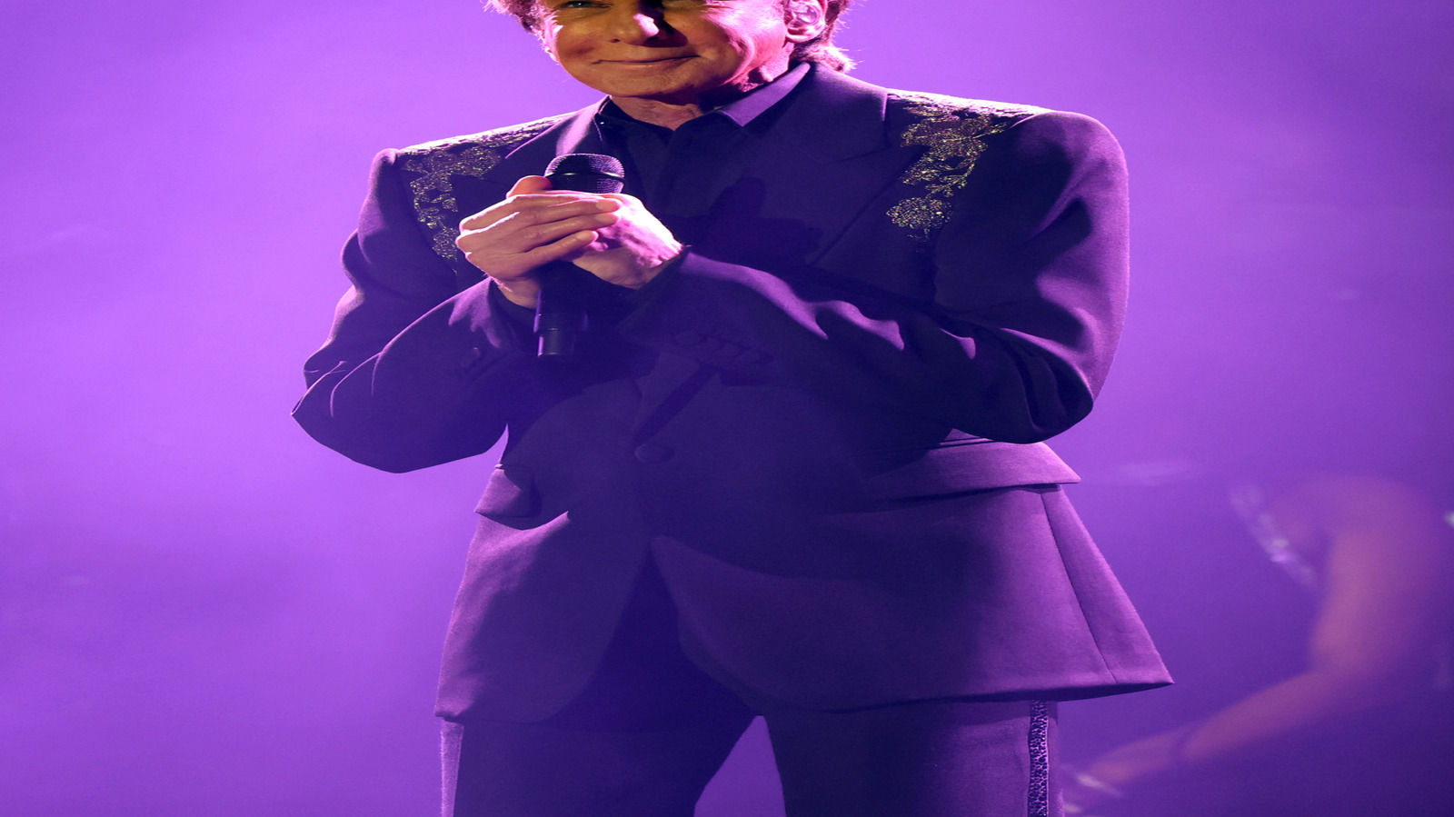 <a href="https://www.healthdigest.com/2060595/barry-manilow-cancer-diagnosis-no-extreme-treatment-explained/" target="_blank">Why Barry Manilow’s Cancer Diagnosis Won’t Lead To An Extreme Treatment Plan</a>