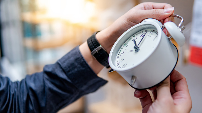 Individual adjusting clock for Daylight Savings Time