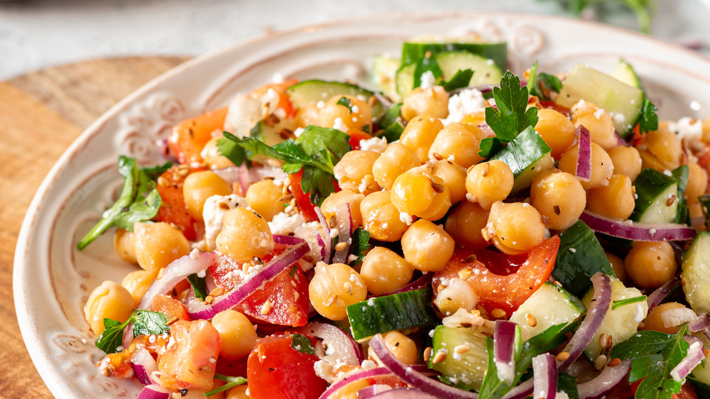 chickpea salad as part of the Mediterranean diet