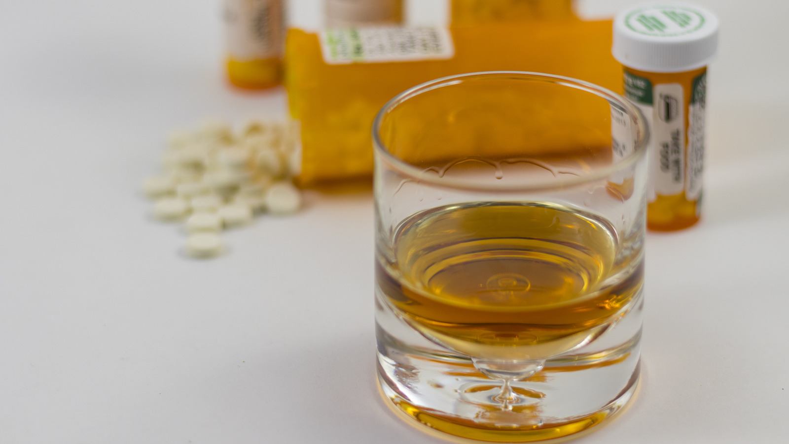 Dangers of Mixing Alcohol & Muscle Relaxers