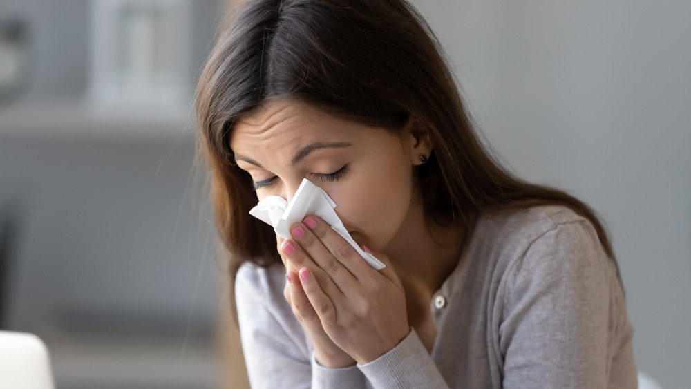 sneezing from indoor allergies