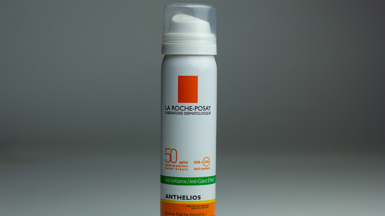 spray sunscreen