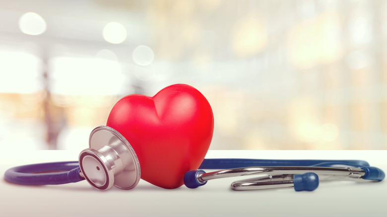 stethascope wrapped around a heart