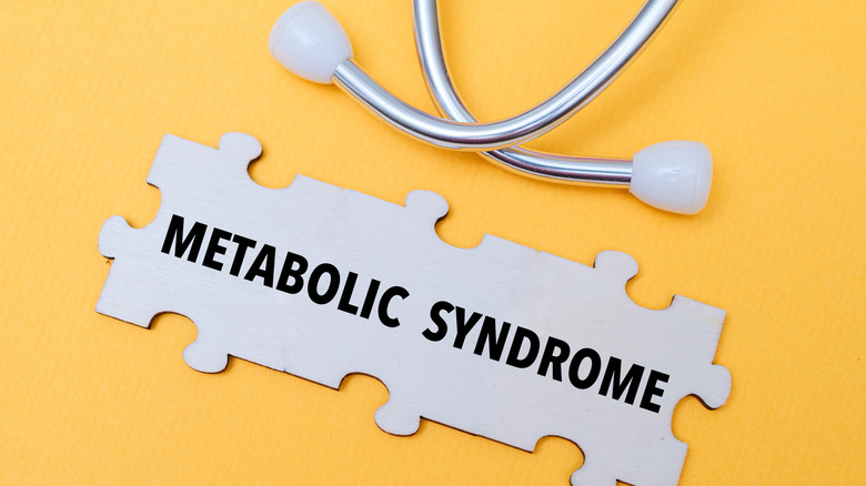 Puzzle pieces with the words metabolic syndrome on them